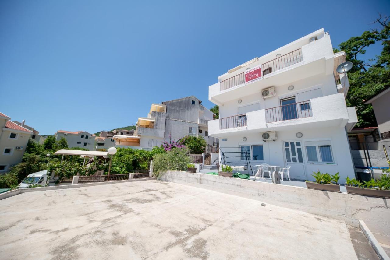 Apartments Vjera Petrovac na moru Exterior foto