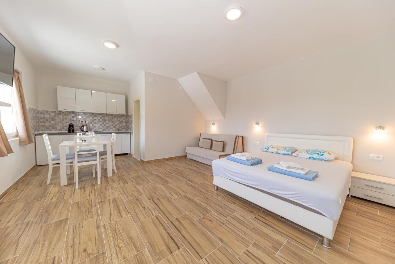 Apartments Vjera Petrovac na moru Exterior foto