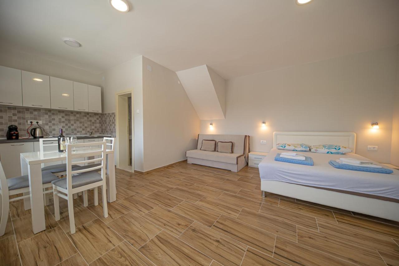 Apartments Vjera Petrovac na moru Exterior foto