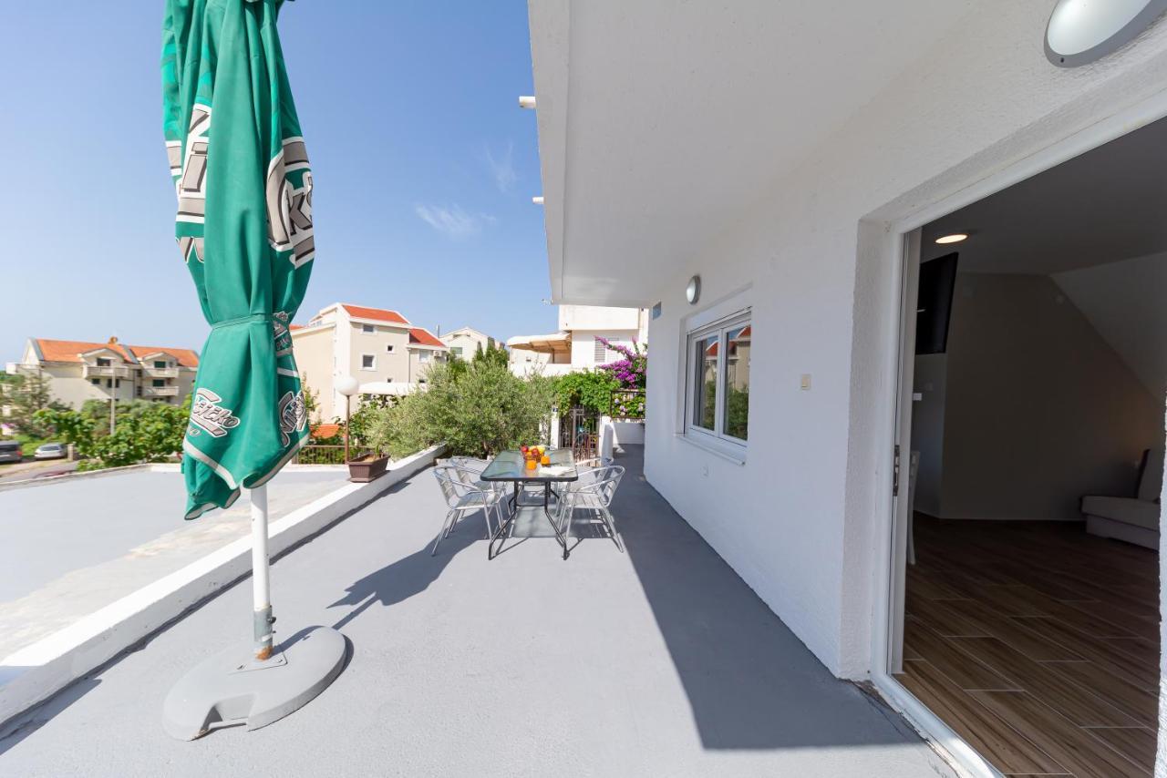 Apartments Vjera Petrovac na moru Exterior foto