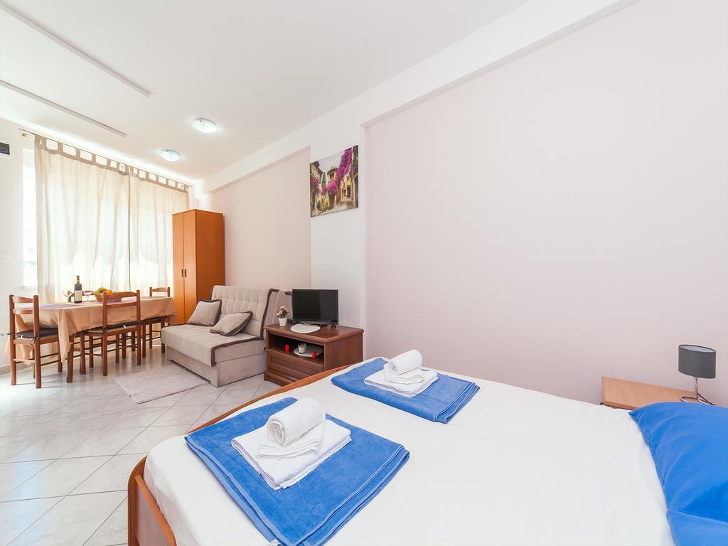 Apartments Vjera Petrovac na moru Exterior foto